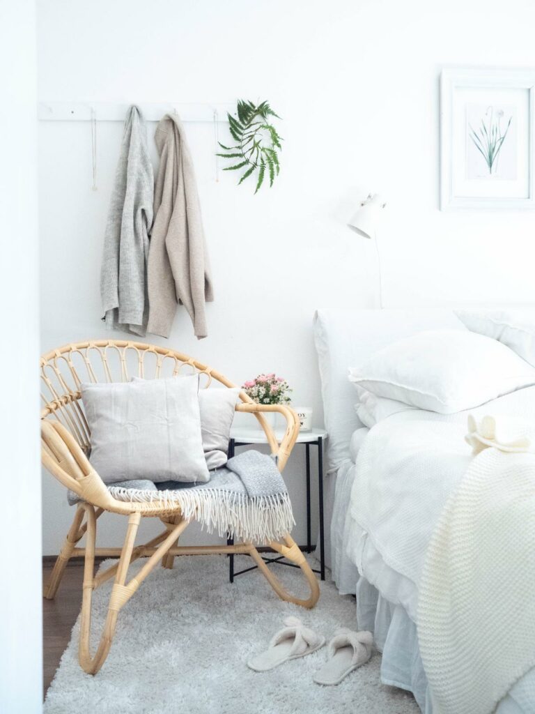 ložnice ve venkovském stylu farmhouse