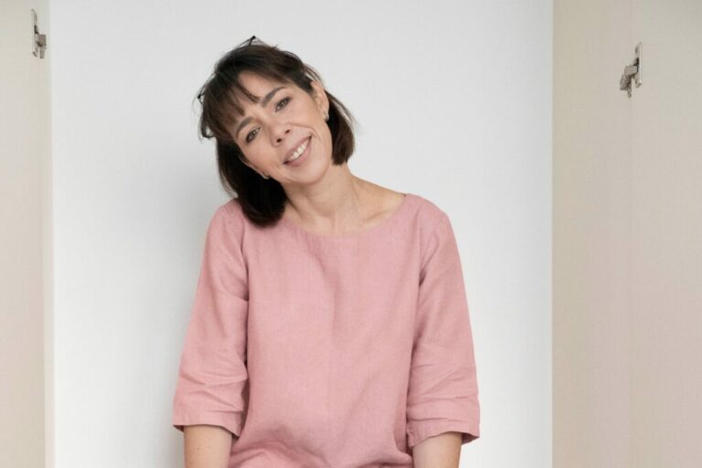 KonMari konzultantka Mária Verešová: „Třídění věcí není jednoduché, neboť jsou nositeli vzpomínek, hodnot a nesplněných snů.“