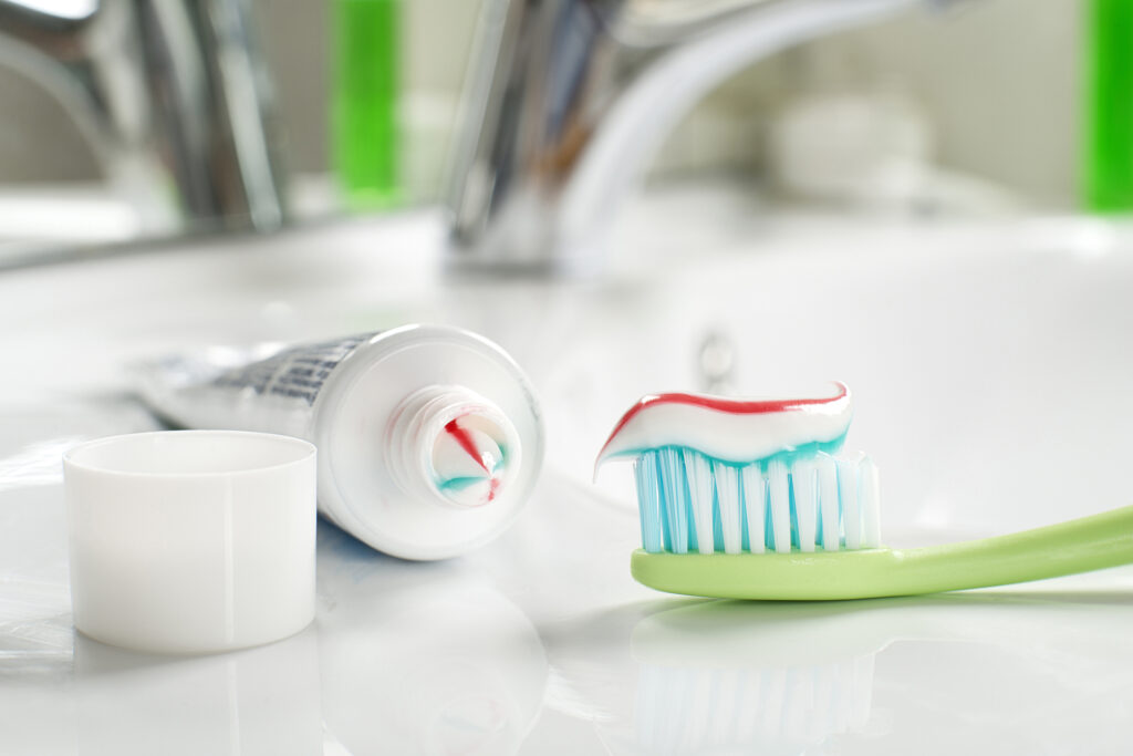 využití zubní pasty v domácnosti