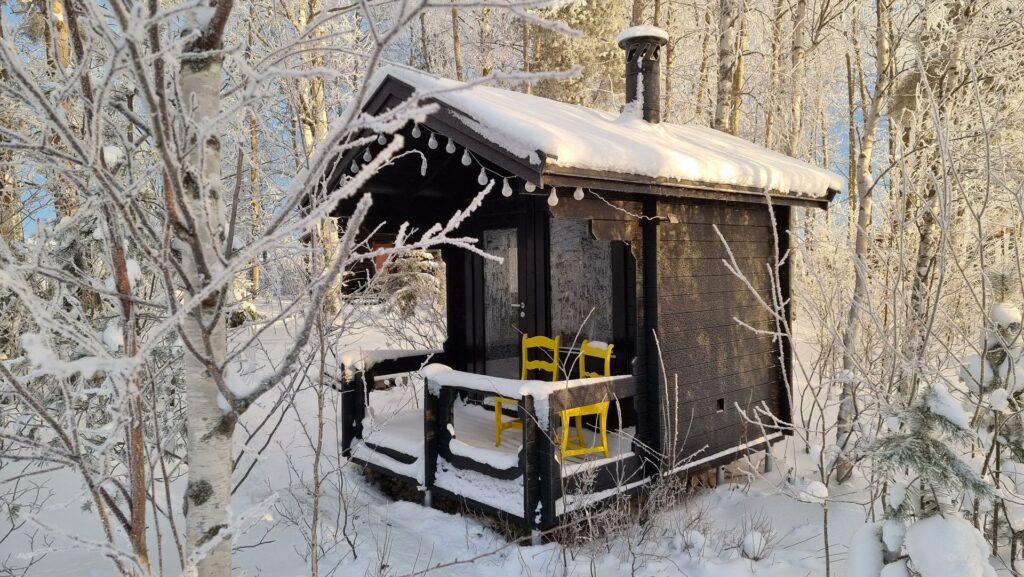 Další krásné fotky naší uživatelky Terezky - chata na malém ostrůvku uprostřed jednoho z tisíců finských jezer.