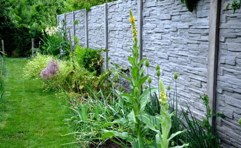 Betonový plot: Poznejte jeho výhody a nevýhody