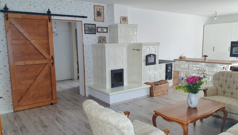 Na návštěvě: Bílá kamna jim všichni obrblali, ale dnes jsou dominantou zrekonstruovaného domu