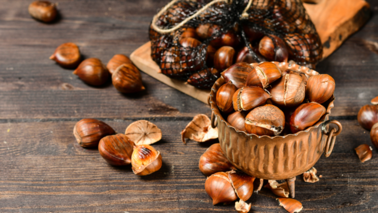 Našli jsme pro vás ověřený recept na pečené kaštany s tipy pro co nejlepší výsledek!