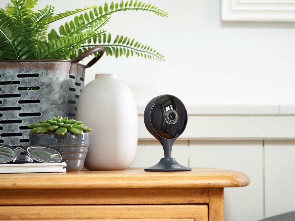 Vnitřní wifi kamera Yale smart home by hornbach