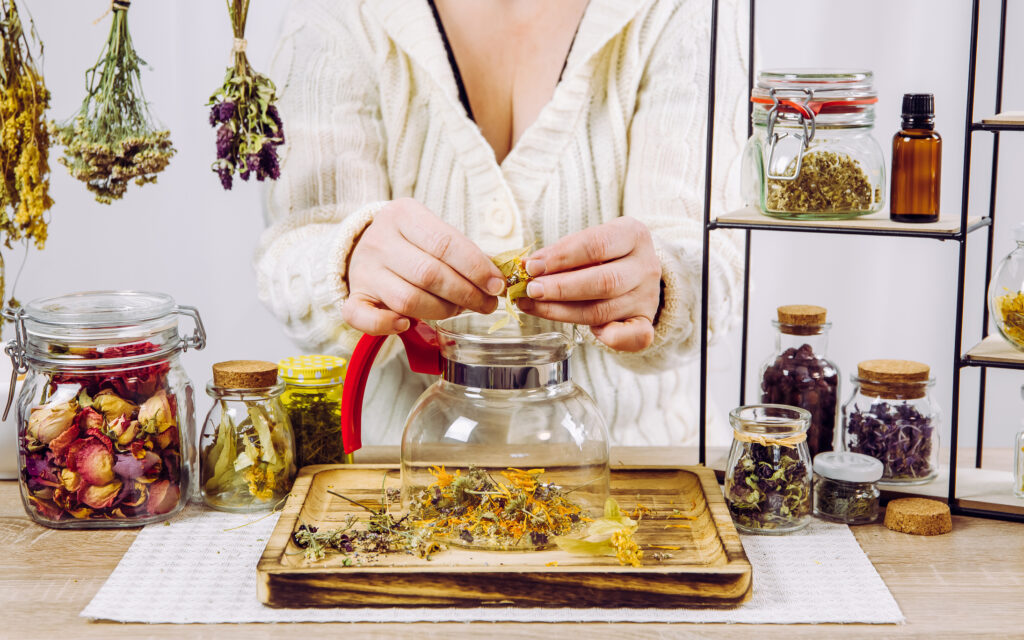 Čaj z léčivých bylinek