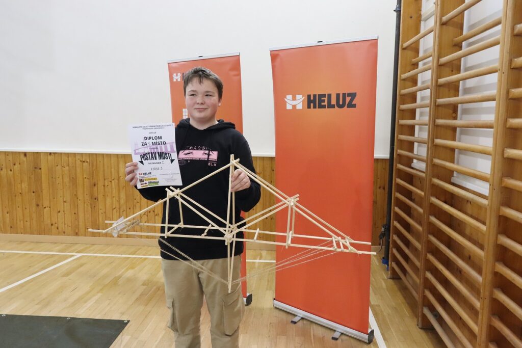 7. ročník stavařské soutěže 1. KATEGORIE - Mosty přivezené