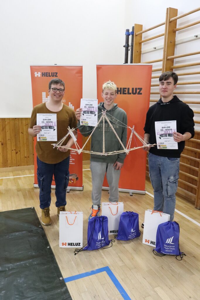 7. ročník stavařské soutěže 2. místo: ZŠ Blansko, tým Proč ne?