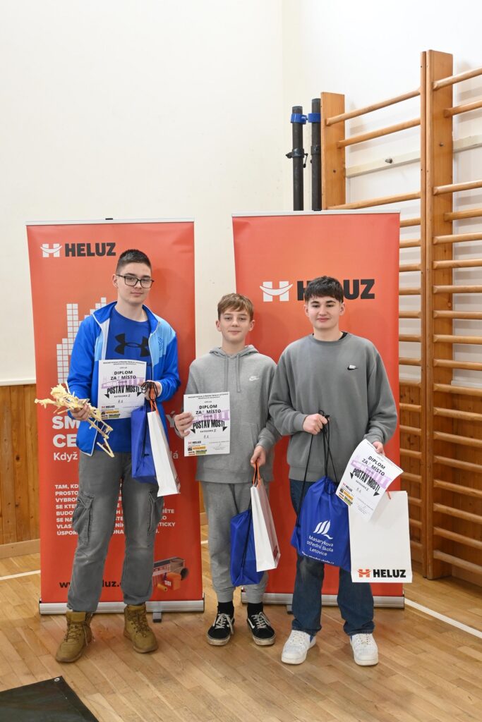 2. KATEGORIE - Mosty vyráběné na místě