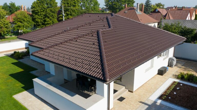 Betonové střešní tašky Terran Synus jsou ideální pro rekonstrukce