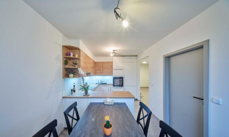 Cesta k bydlení snů: Mladý pár zrenovoval byt díky Rekonstrukční výzvě