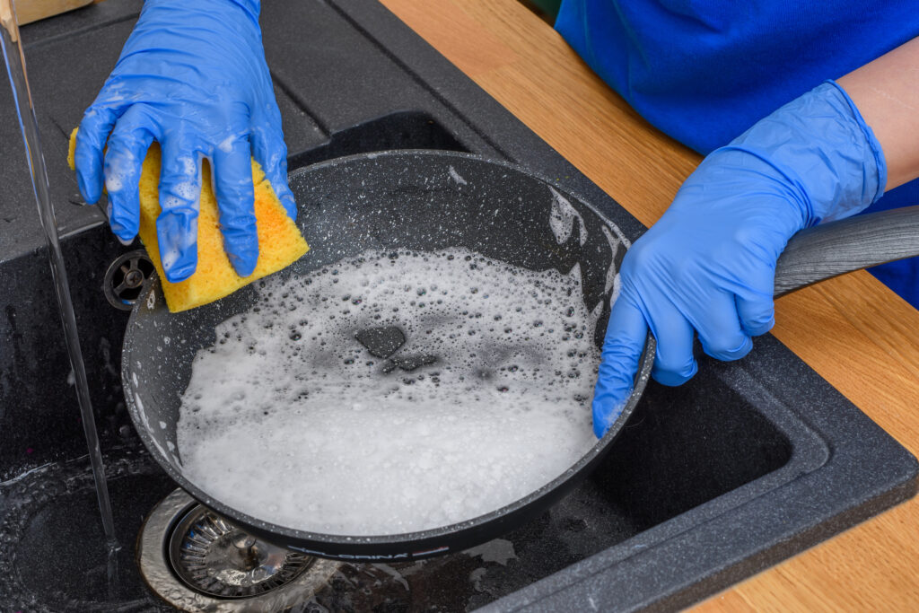 mýdlo na nádobí na připáleniny