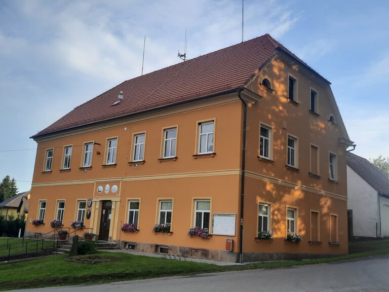 Co všechno se děje pod jednou střechou obecního úřadu v Šonově?