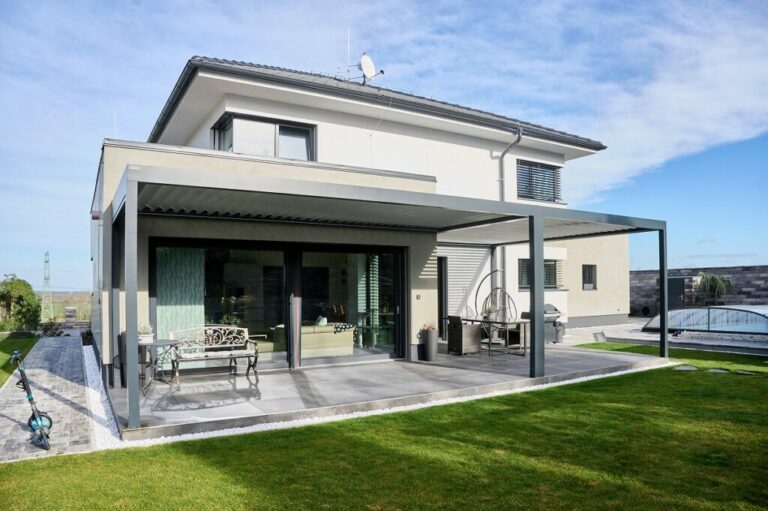 Výběr správného bezpečnostního skla: Jaké typy ochrání váš majetek i zdraví?