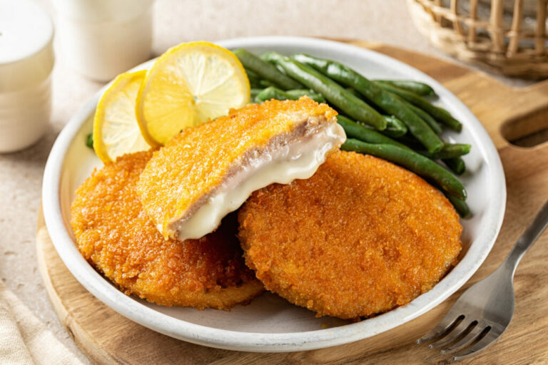 Smažený sýr, který nikdy nezklame: Podrobný návod na tradiční pochoutku s moderními tipy