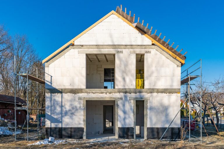 I člověk nepolíbený stavebnictvím si může postavit nový dům svépomocí