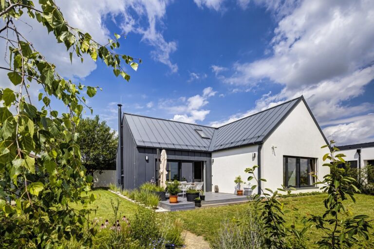 Jednovrstvé zdivo HELUZ: Volba, která dává smysl - svépomocně i na klíč