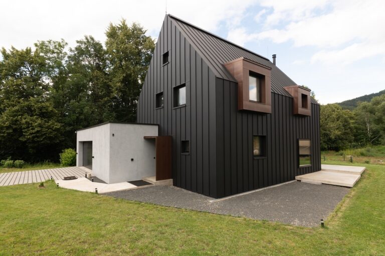 HELUZ - Cihla šetrná k přírodě. Proč má navrch nad dřevostavbou?