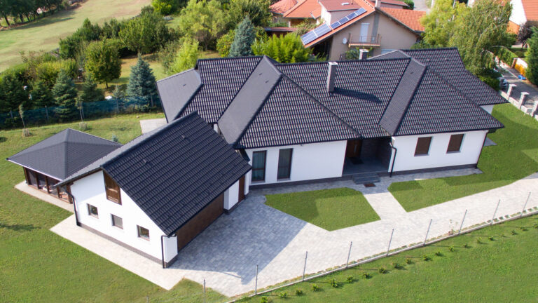 Betonové střešní tašky Terran: jistota kvality, dlouhé životnosti a nadačasového designu