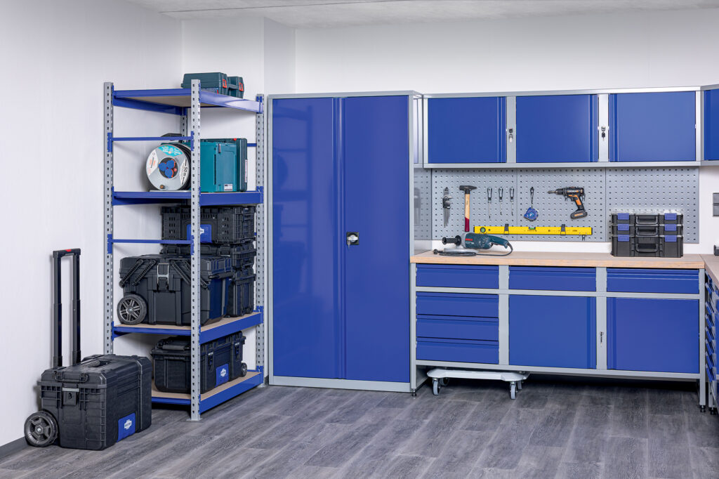 dílna - regály pro uskladnění nářadí