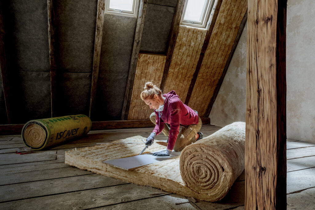 jak zateplit prostor pod střechou
